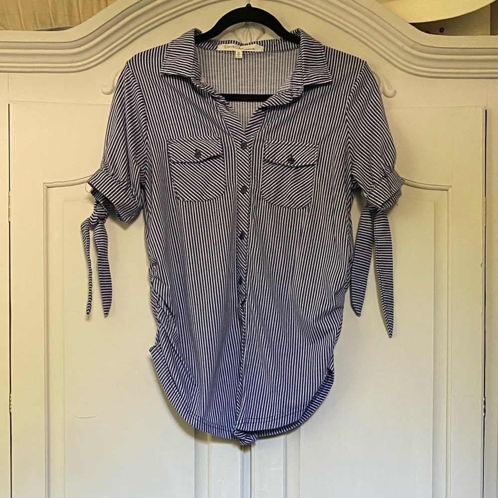 5/$25 Eden and Olivia Maternity Striped Button Down Blouse